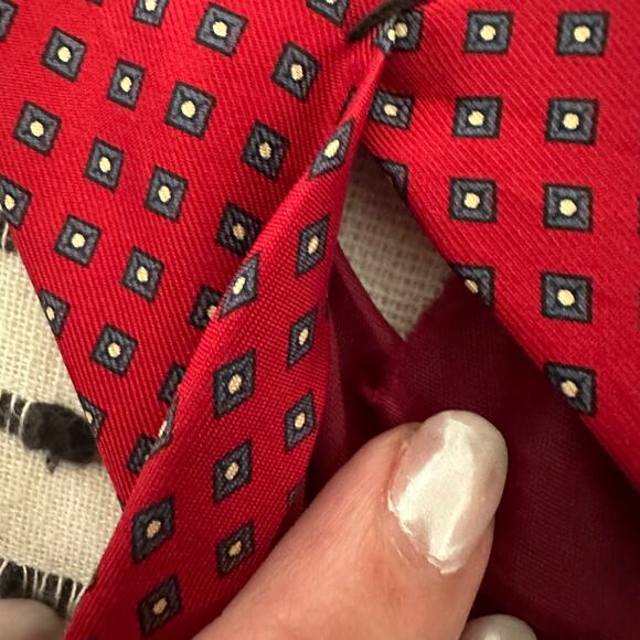 Yves Saint Laurent | Vintage Red Silk Necktie with Diamond Motif - Picture 4 of 5